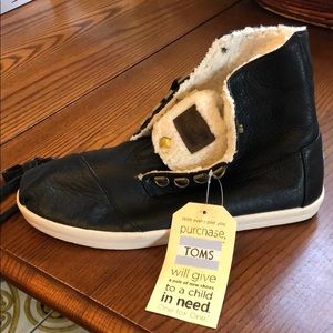 TOMS Men’s shearling shoe